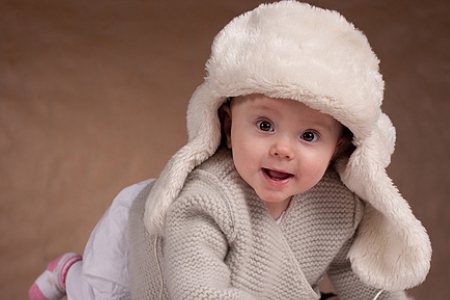 Ребенок в шапке: что делать при холодовой аллергии