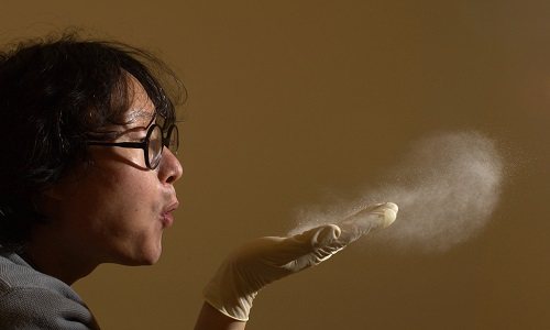 Вдыхание пыли — одно из причин появления бронхита